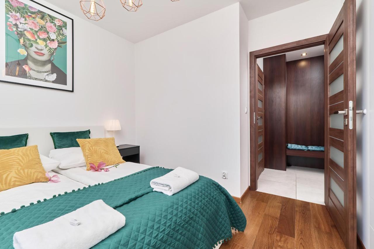 Nowa Teczowa Apartments Promenada Staromiejska By Noclegi Renters Wrocław Eksteriør billede