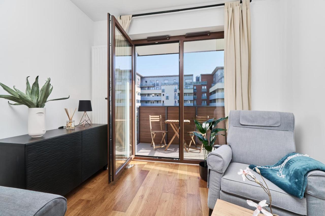 Nowa Teczowa Apartments Promenada Staromiejska By Noclegi Renters Wrocław Eksteriør billede