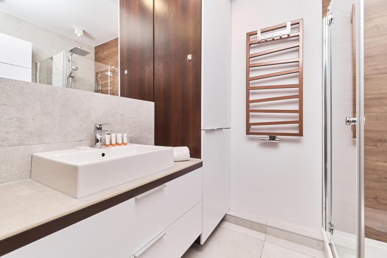 Nowa Teczowa Apartments Promenada Staromiejska By Noclegi Renters Wrocław Eksteriør billede