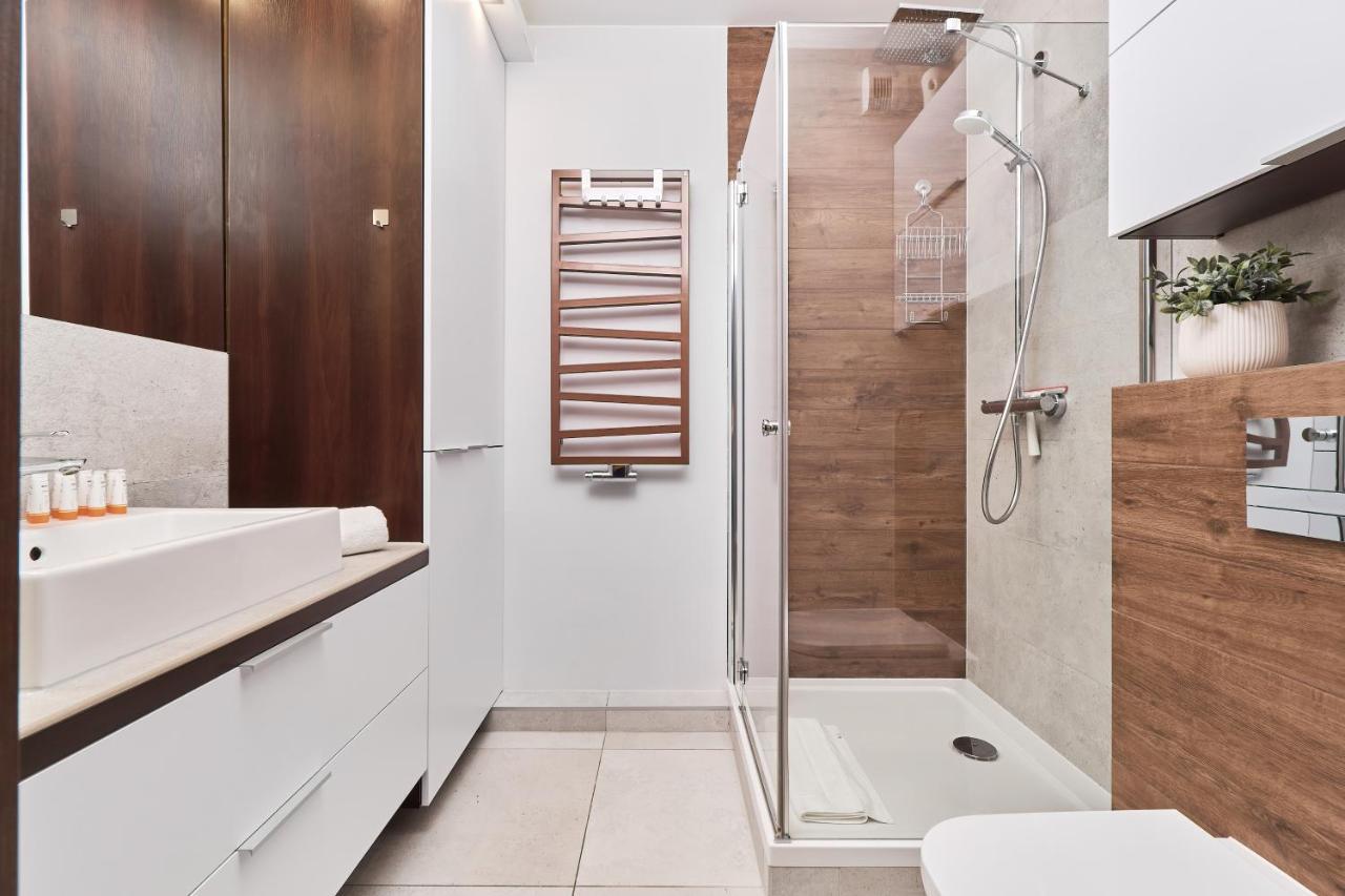 Nowa Teczowa Apartments Promenada Staromiejska By Noclegi Renters Wrocław Eksteriør billede